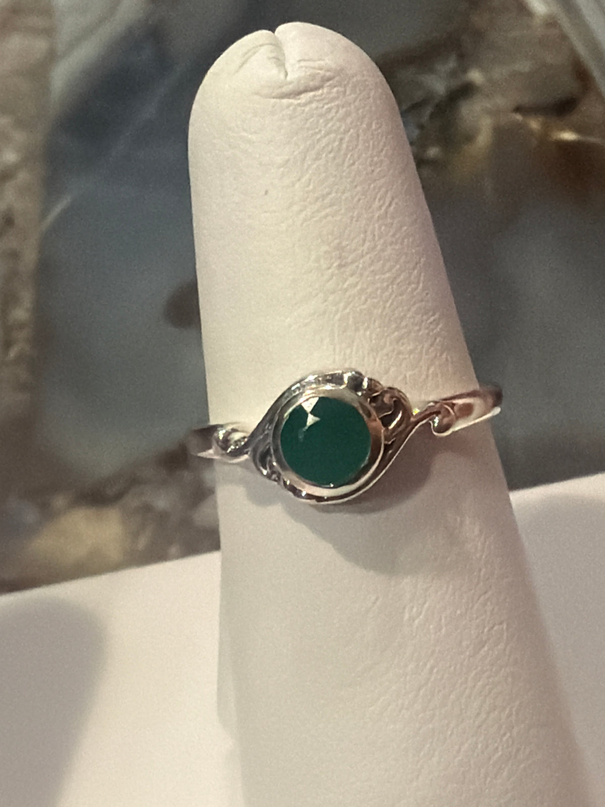 Emerald Simple Round Sterling Silver RIng
